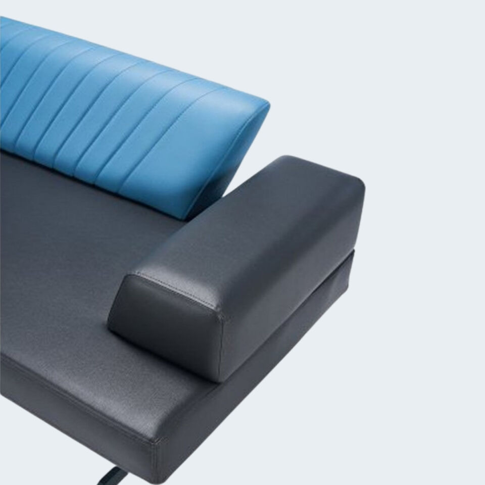 Bugatti-v Üçlü Ofis Bekleme